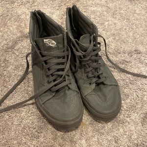 Vans kids skate shoe size 6 grey please see pictures